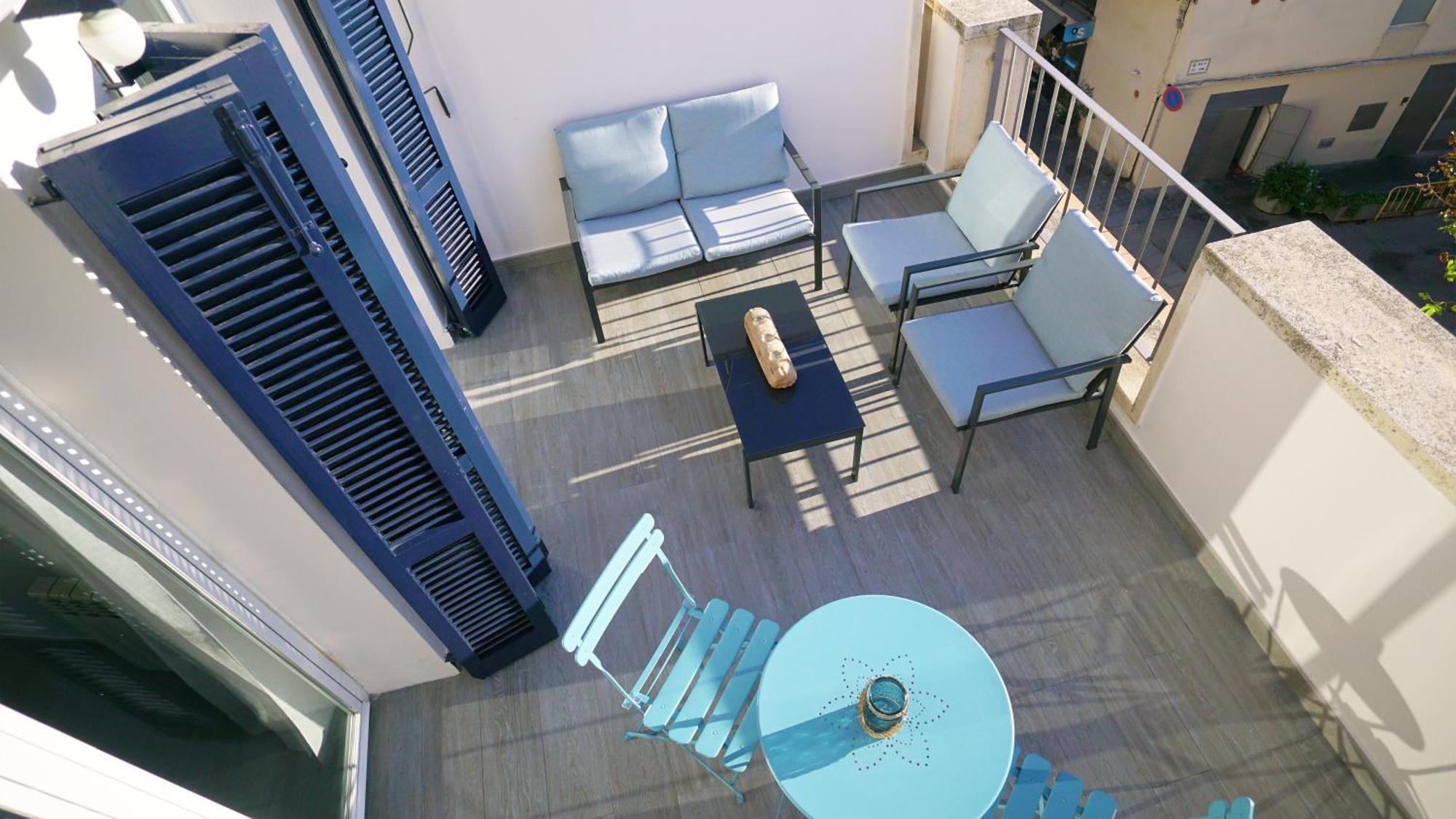 Beachstyle Penthouse By Hello Homes *